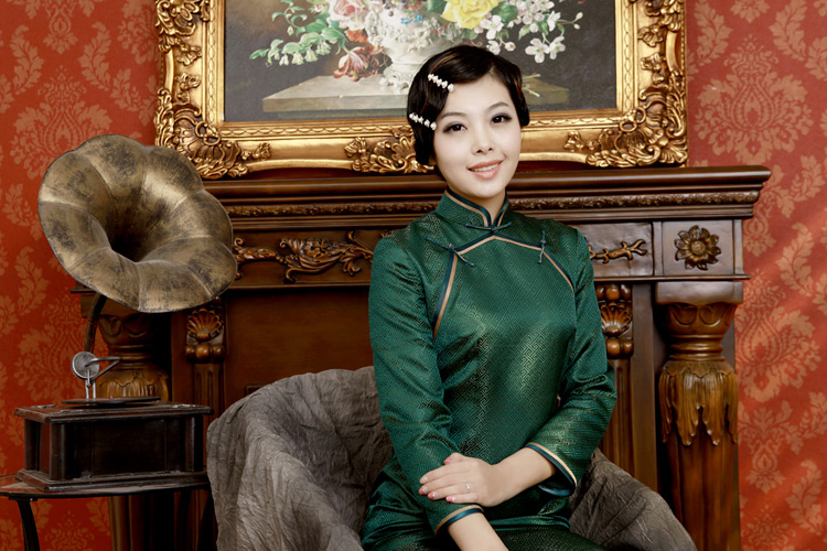Dark green brocade cheongsam Dark green brocade cheongsam