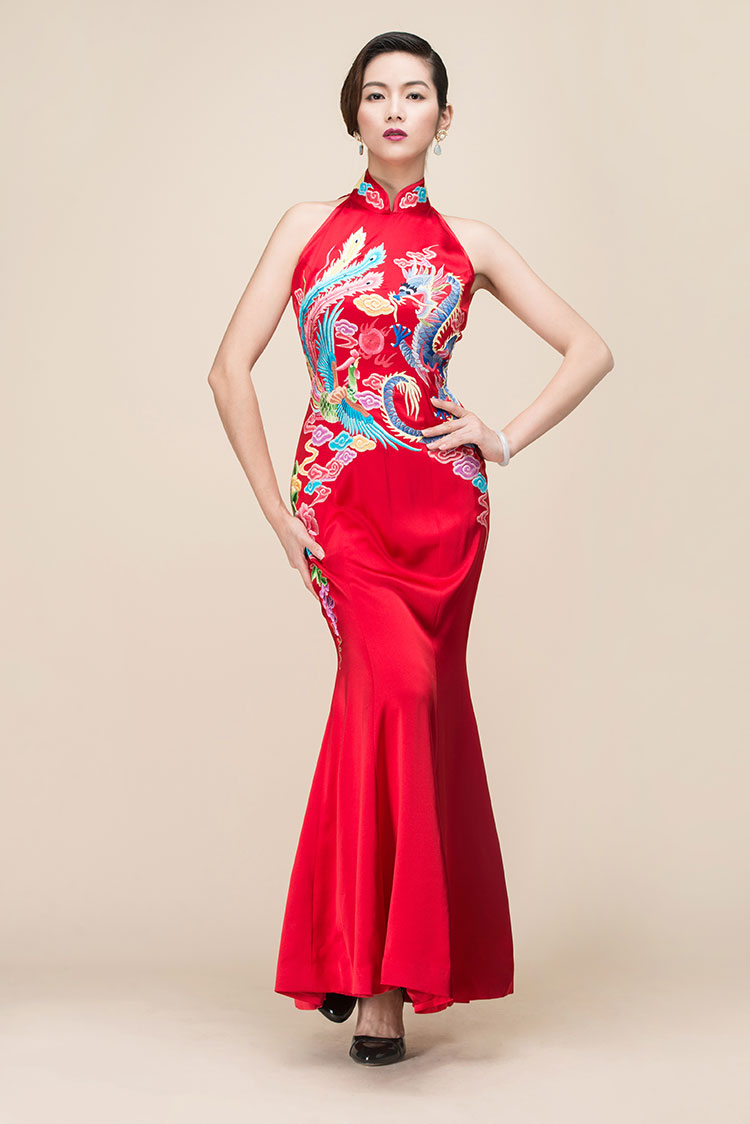 Red chinese wedding dress with dragon and phoenix embroidery Red chinese wedding dress with dragon and phoenix embroidery