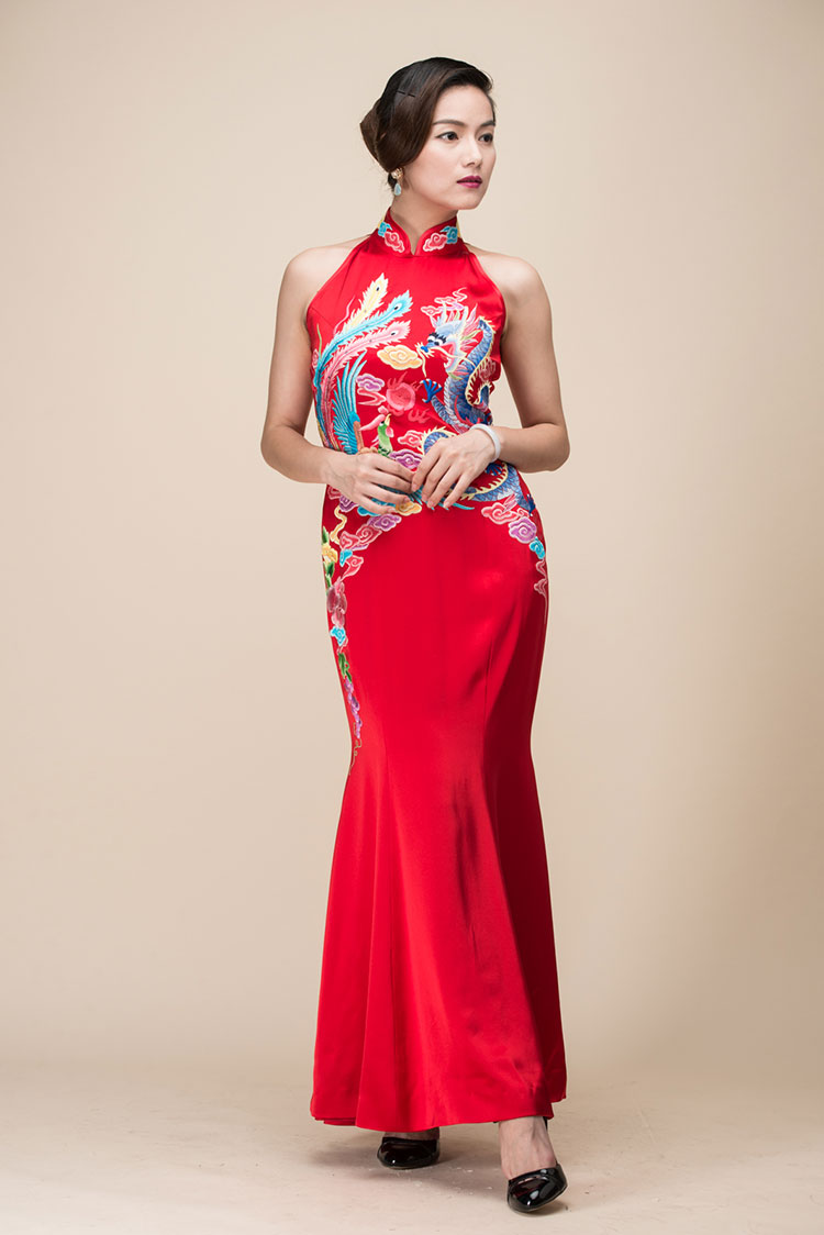 Red chinese wedding dress with dragon and phoenix embroidery Red chinese wedding dress with dragon and phoenix embroidery
