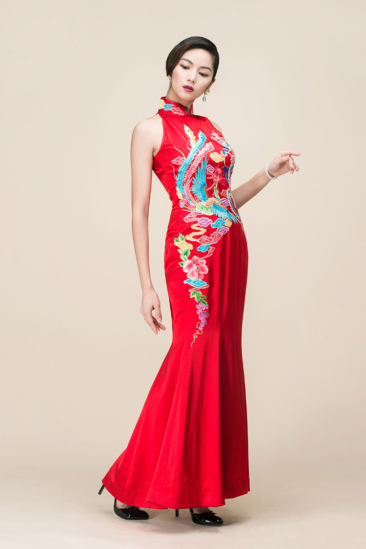 Red chinese wedding dress with dragon and phoenix embroidery Red chinese wedding dress with dragon and phoenix embroidery
