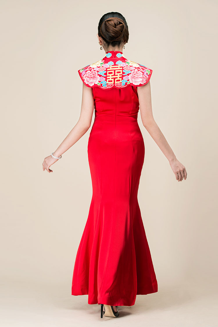 Red chinese wedding dress with dragon and phoenix embroidery Red chinese wedding dress with dragon and phoenix embroidery