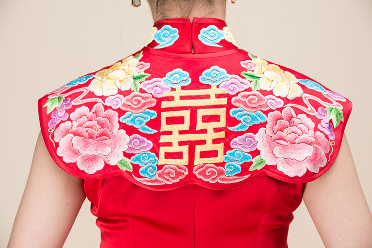 Red chinese wedding dress with dragon and phoenix embroidery Red chinese wedding dress with dragon and phoenix embroidery