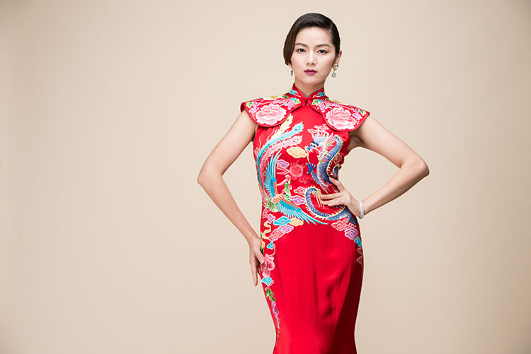 Red chinese wedding dress with dragon and phoenix embroidery Red chinese wedding dress with dragon and phoenix embroidery