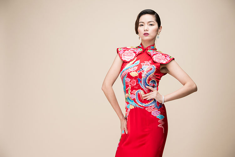 Red chinese wedding dress with dragon and phoenix embroidery Red chinese wedding dress with dragon and phoenix embroidery