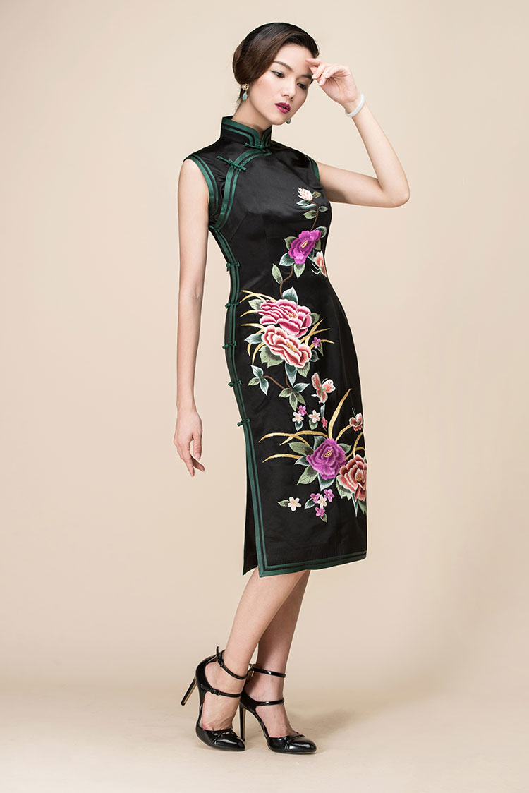 Black silk with embroidery qipao dress Black silk with embroidery qipao dress