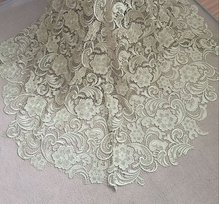 Golden lace qipao Golden lace qipao
