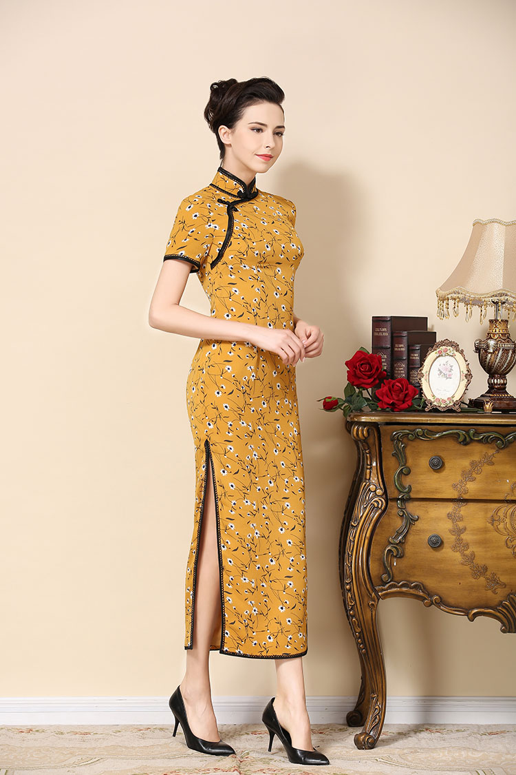 Yellow cheongsam dress with small flowers pattern
