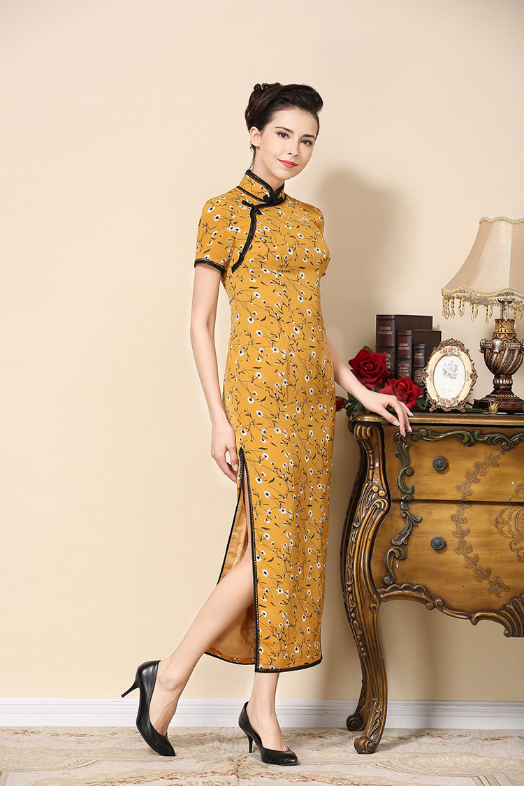 Yellow cheongsam dress with small flowers pattern