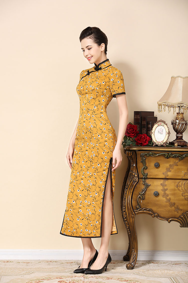 Yellow cheongsam dress with small flowers pattern