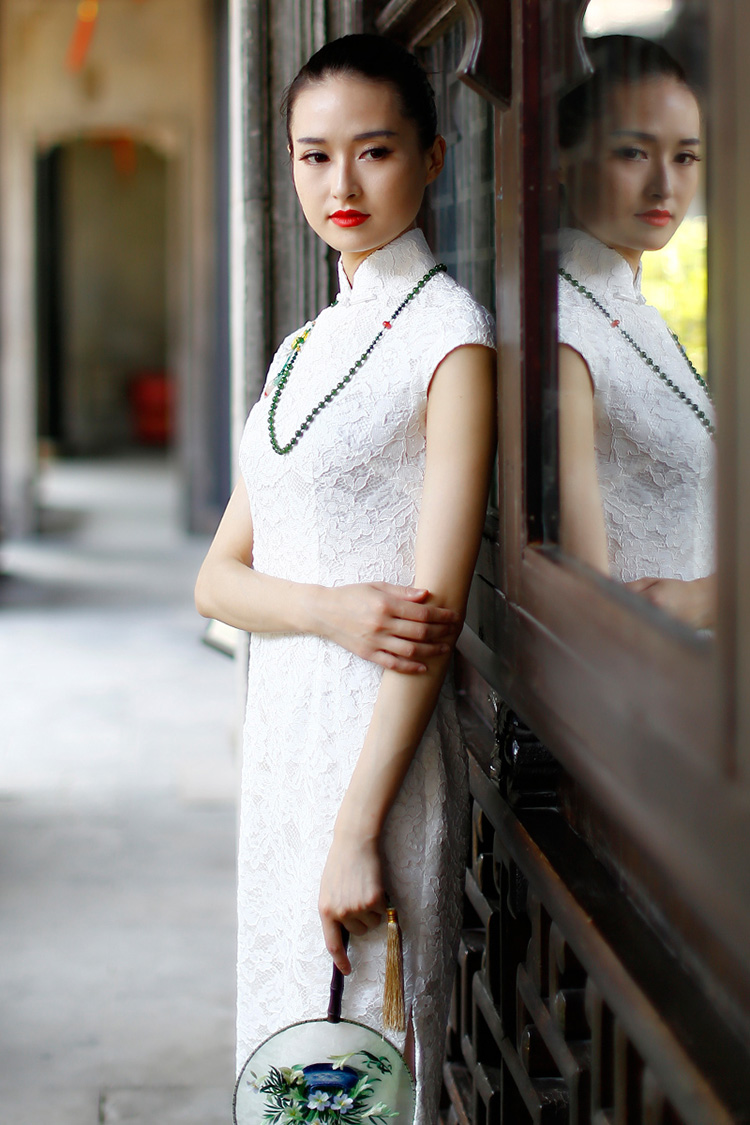 Petal sleeves white lace cheongsam dress Petal sleeves white lace cheongsam dress