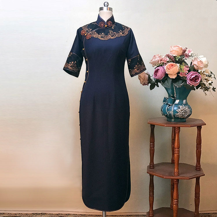 Dark-blue cheongsam dress with wide lace piping