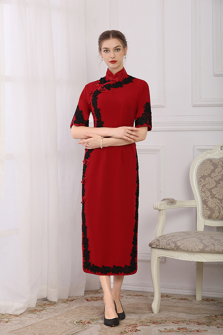 Wine red cheongsam with wide black piping Wine red cheongsam with wide black piping