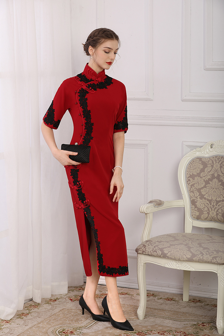 Wine red cheongsam with wide black piping Wine red cheongsam with wide black piping