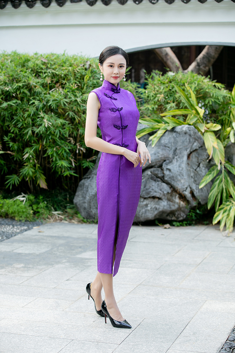 Light purple long cheongsam dress with a front slit Light purple long cheongsam dress with a front slit